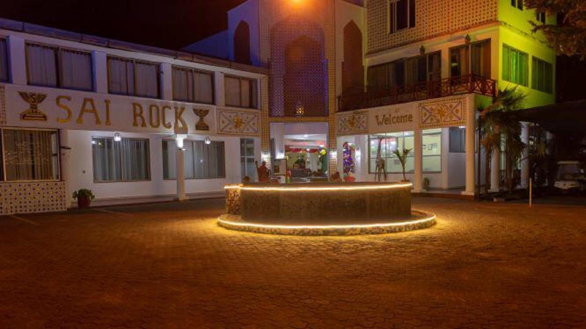 Sai Rock Beach Hotel & Spa 班布里 外观 照片